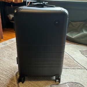 Monos Luggage